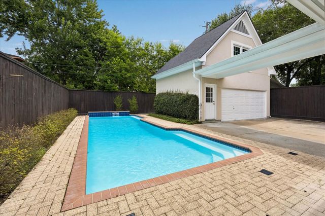 6635 Rutgers Avenue, West University Place, TX 77005