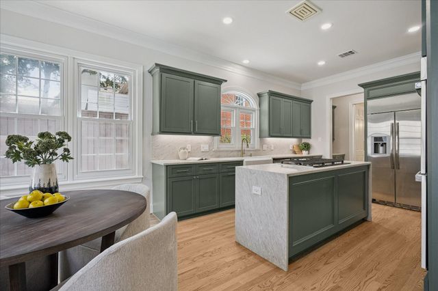 6635 Rutgers Avenue, West University Place, TX 77005