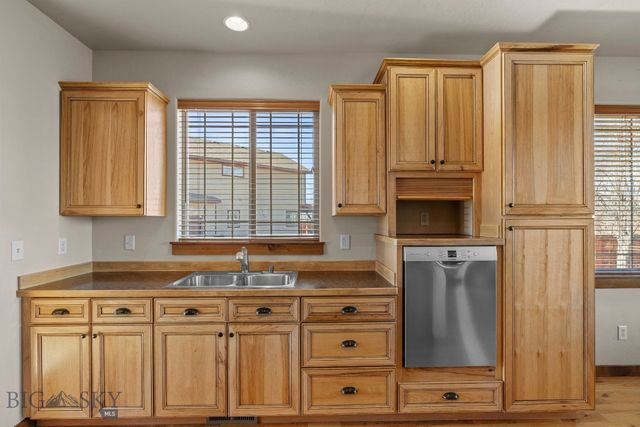 96 Ruby Lane, Belgrade, MT 59714