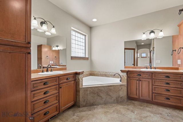 96 Ruby Lane, Belgrade, MT 59714