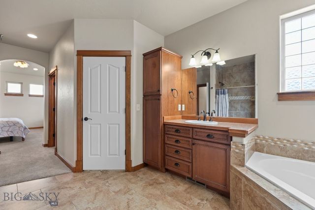 96 Ruby Lane, Belgrade, MT 59714