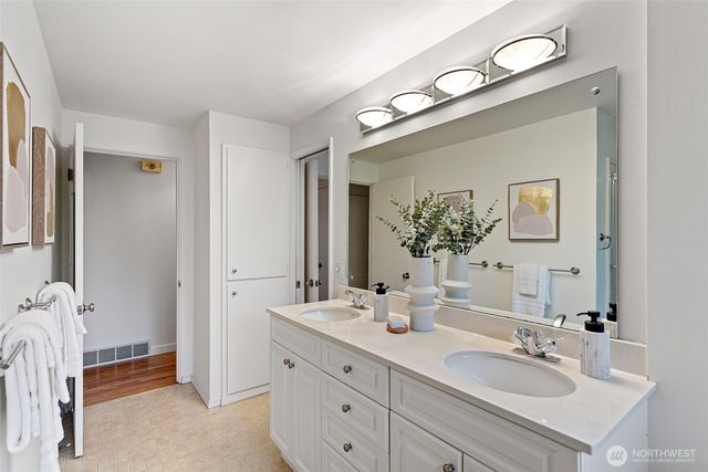 3602 NE 103rd Street, Seattle, WA 98125