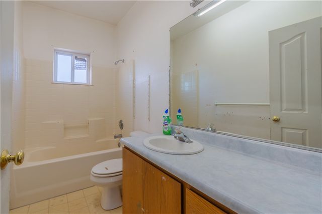 245 W Warren Avenue, Colorado City, AZ 86021