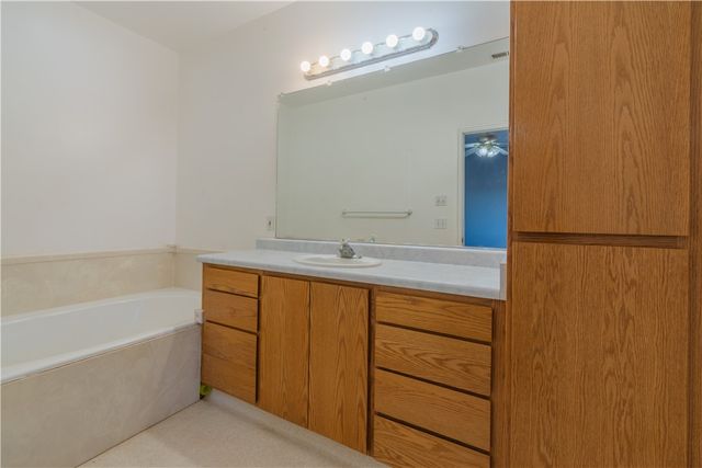 245 W Warren Avenue, Colorado City, AZ 86021