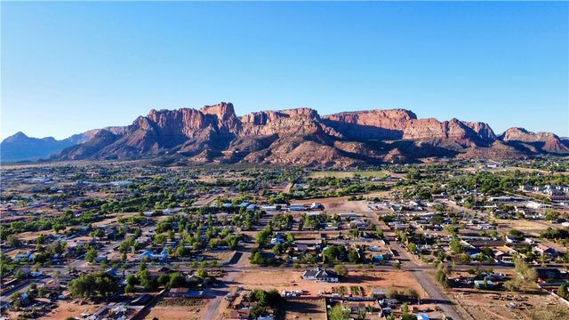 245 W Warren Avenue, Colorado City, AZ 86021