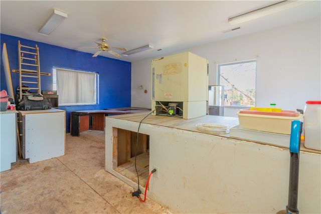 245 W Warren Avenue, Colorado City, AZ 86021