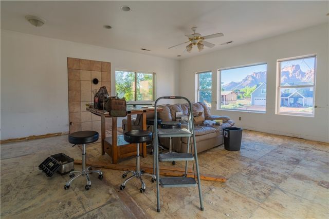 245 W Warren Avenue, Colorado City, AZ 86021