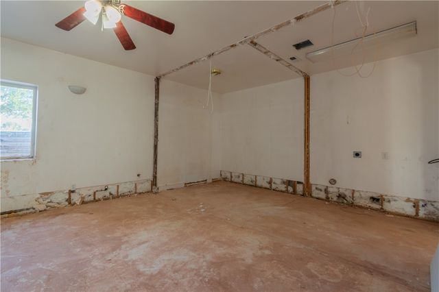 245 W Warren Avenue, Colorado City, AZ 86021