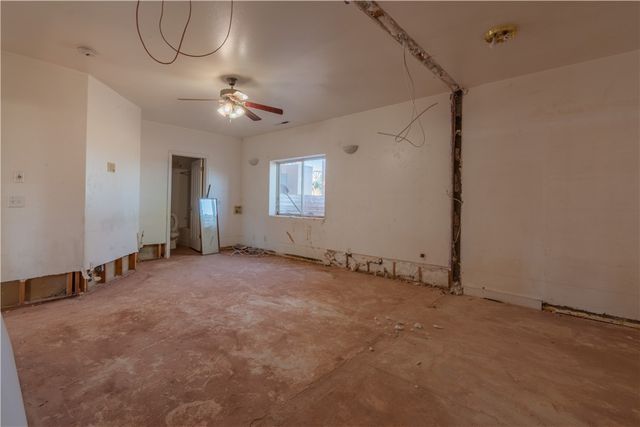 245 W Warren Avenue, Colorado City, AZ 86021