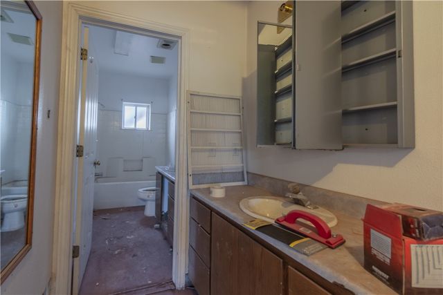 245 W Warren Avenue, Colorado City, AZ 86021