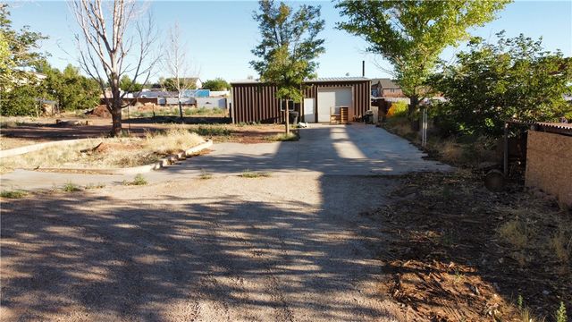 245 W Warren Avenue, Colorado City, AZ 86021