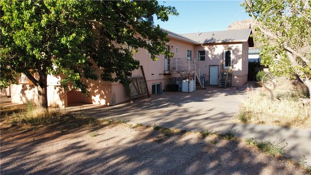 245 W Warren Avenue, Colorado City, AZ 86021