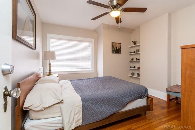 1516 St Clair River Drive, Algonac, MI 48001