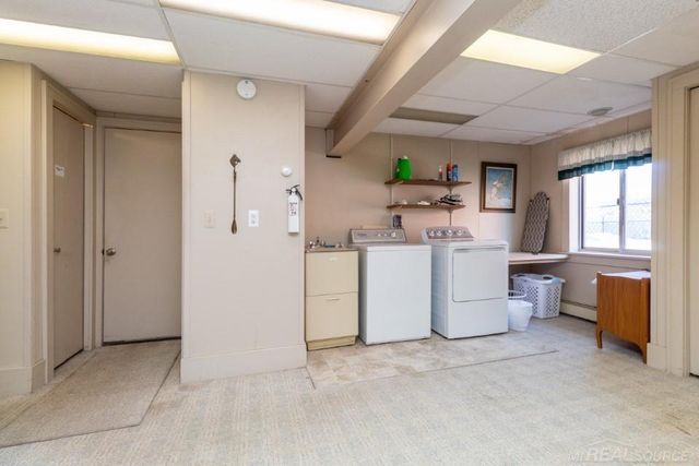 1516 St Clair River Drive, Algonac, MI 48001