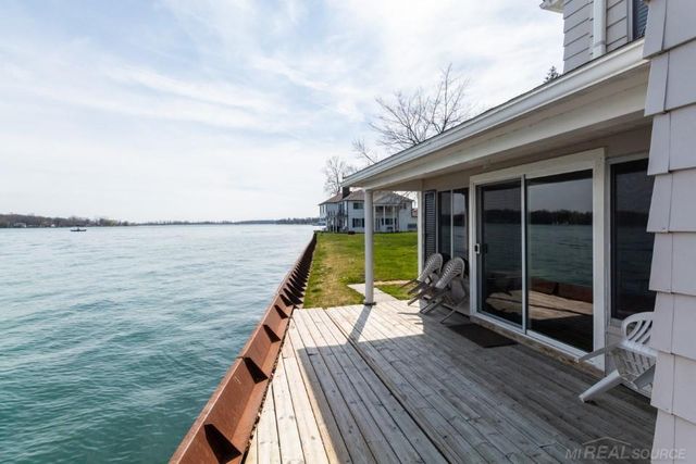 1516 St Clair River Drive, Algonac, MI 48001