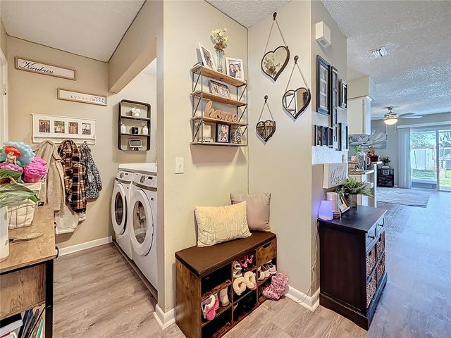 6128 OAK CLUSTER CIRCLE, Tampa, FL 33634
