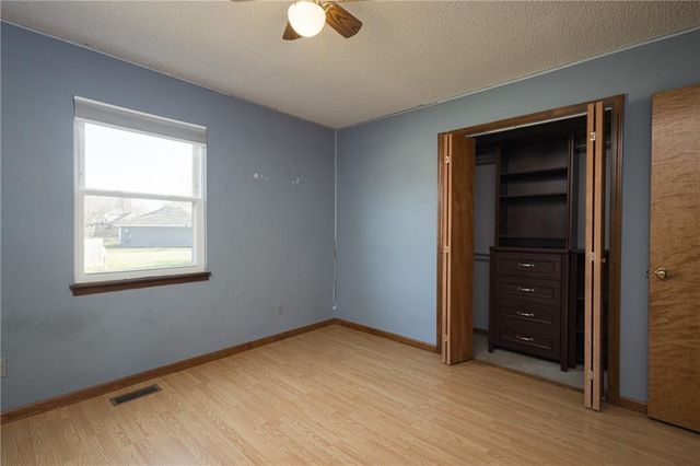 817 Stone Brook Drive, Grain Valley, MO 64029