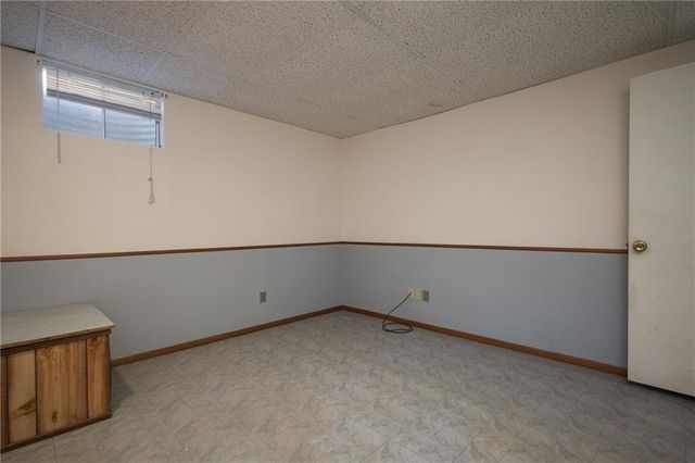 817 Stone Brook Drive, Grain Valley, MO 64029