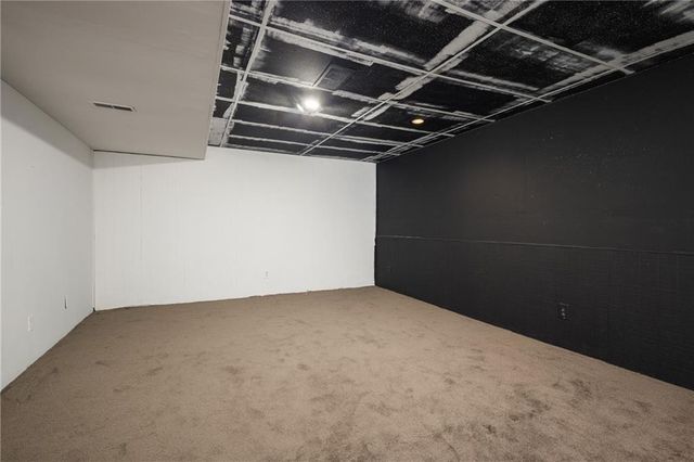 817 Stone Brook Drive, Grain Valley, MO 64029