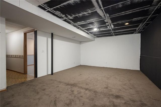 817 Stone Brook Drive, Grain Valley, MO 64029