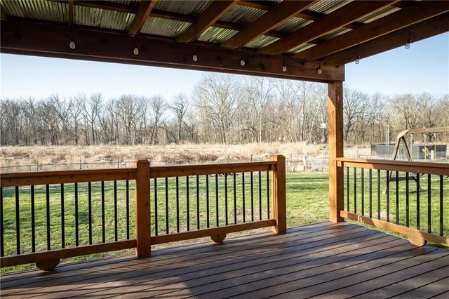 817 Stone Brook Drive, Grain Valley, MO 64029