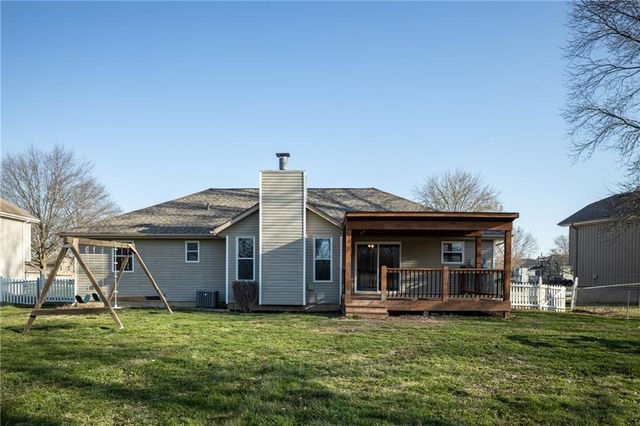 817 Stone Brook Drive, Grain Valley, MO 64029