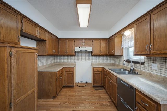 817 Stone Brook Drive, Grain Valley, MO 64029