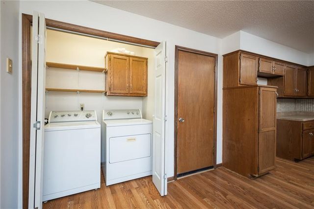 817 Stone Brook Drive, Grain Valley, MO 64029