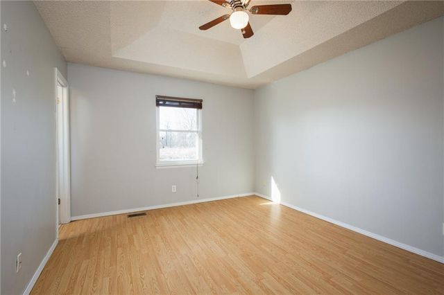 817 Stone Brook Drive, Grain Valley, MO 64029