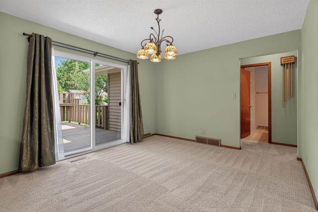 741 Wildwood Road, Waterloo, IA 50701
