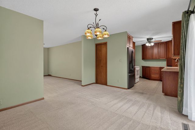 741 Wildwood Road, Waterloo, IA 50701