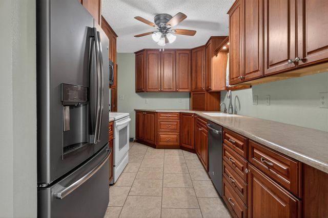 741 Wildwood Road, Waterloo, IA 50701