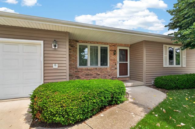 741 Wildwood Road, Waterloo, IA 50701