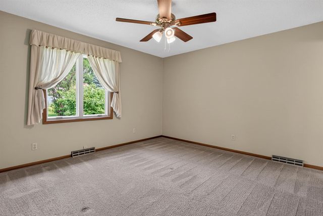 741 Wildwood Road, Waterloo, IA 50701