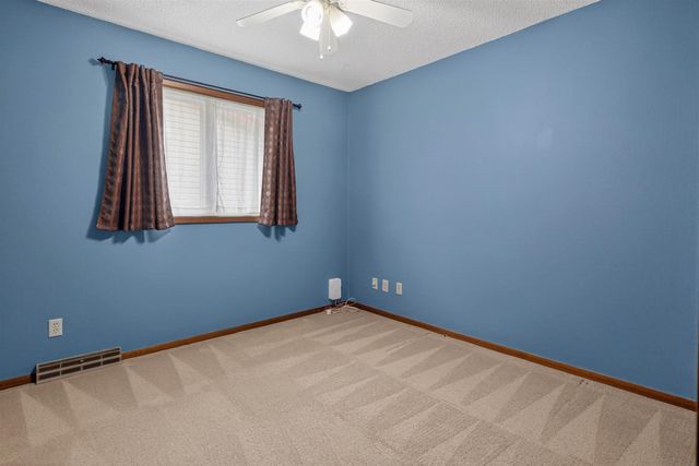 741 Wildwood Road, Waterloo, IA 50701