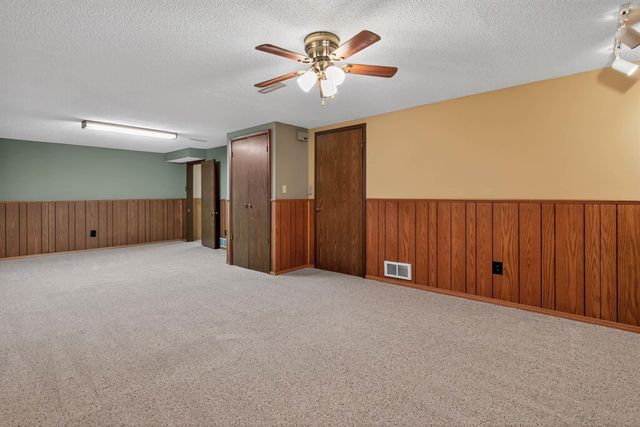 741 Wildwood Road, Waterloo, IA 50701