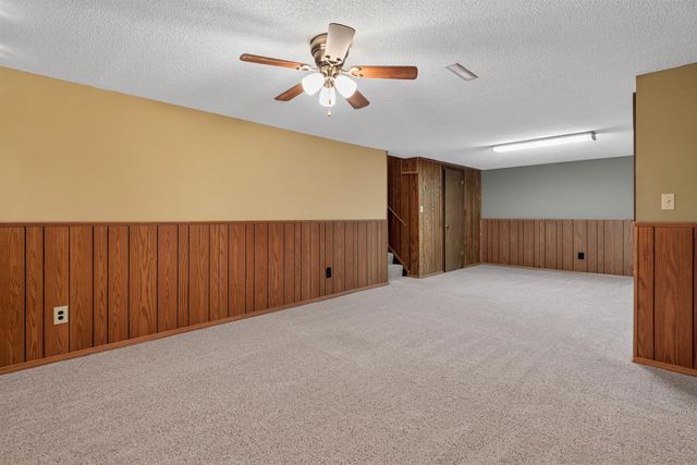 741 Wildwood Road, Waterloo, IA 50701