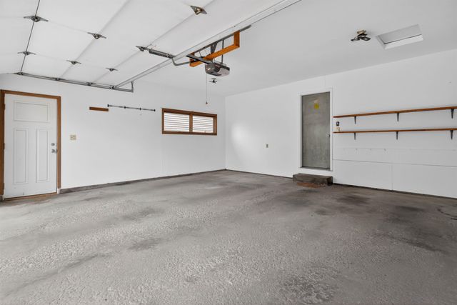 741 Wildwood Road, Waterloo, IA 50701