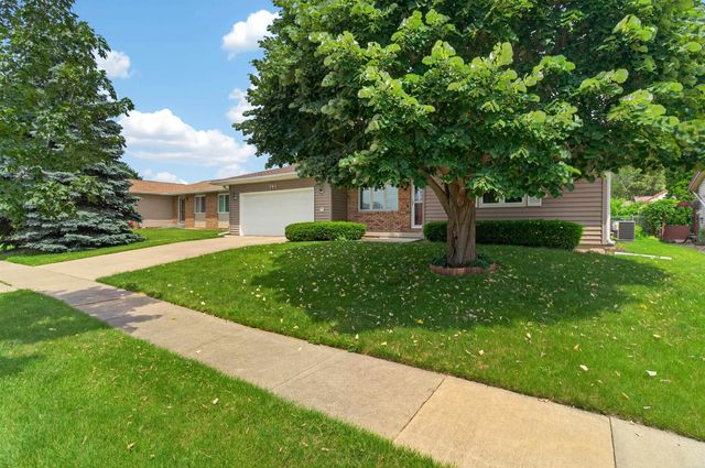 741 Wildwood Road, Waterloo, IA 50701