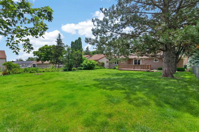 741 Wildwood Road, Waterloo, IA 50701