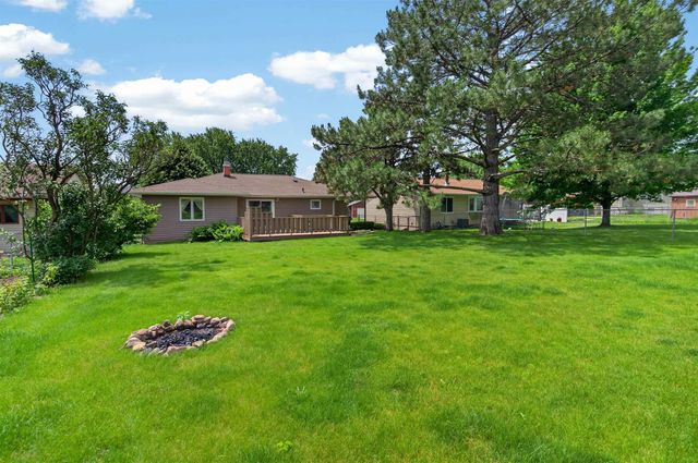 741 Wildwood Road, Waterloo, IA 50701