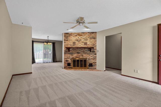 741 Wildwood Road, Waterloo, IA 50701