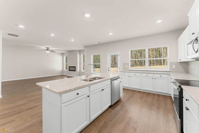 755 Lakehaven Lane, Loganville, GA 30052