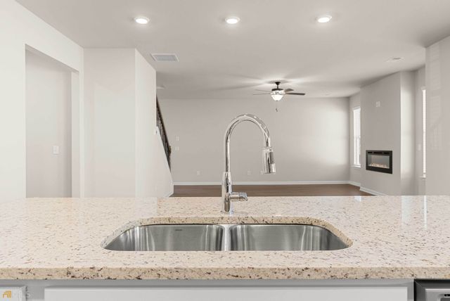 755 Lakehaven Lane, Loganville, GA 30052