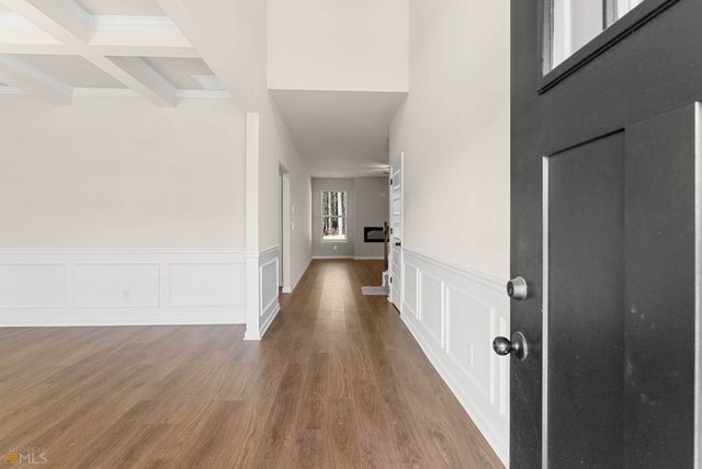 755 Lakehaven Lane, Loganville, GA 30052