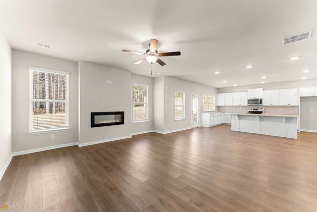 755 Lakehaven Lane, Loganville, GA 30052