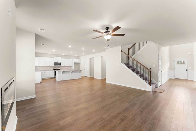 755 Lakehaven Lane, Loganville, GA 30052