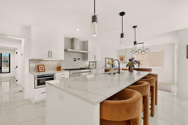 8804 Natalie Avenue NE, Albuquerque, NM 87111