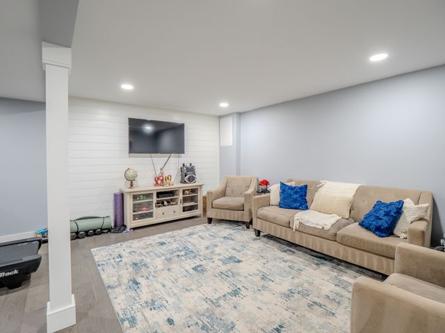60 Judy Dr, Leominster, MA 01453