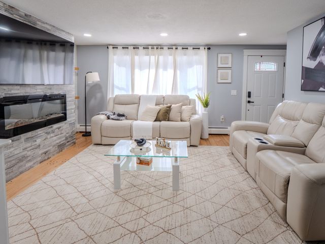 60 Judy Dr, Leominster, MA 01453